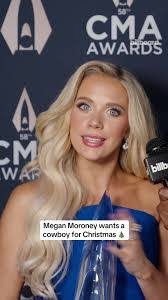 Megan Moro's Instagram, Twitter & Facebook