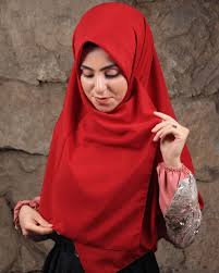 Moda Kasmir Duz Renk Medine Ipegi Esarp Yeni Renkleriyle Vizyon Da Dokusuyla Harika Bir Desen Daha Asla Basta Kayma Yapmaz Moda Stilleri Moda Kasmir