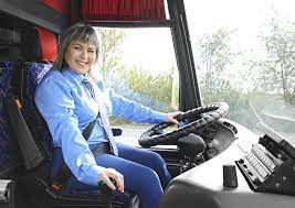 Fala wezbraniowa na wiśle w warszawie w niedzielę. Kobieta Kierowca Autobusu Kobiety Lepsze Od Mezczyzn
