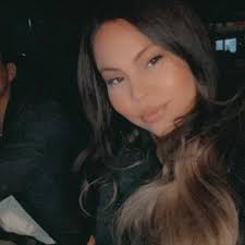 Tatianna Ferreira updated her profile picture.