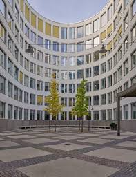 The bremer bank was a fully owned subsidiary of the dresdner bank with branches in bremen's districts mitte (city center next to the bremen cathedral), neustadt, utbremen, and vegesack. Bal Bremer Landesbank Am Domshof