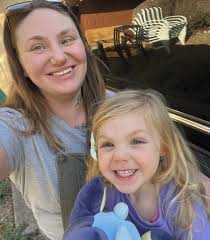 Well ofcourse I also want to know how old I look. Update: I'm 33 for the  majority of you that care ❤️.