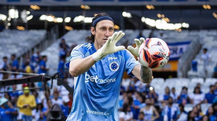 Artur Jorge ganha reforços de peso para clássico na Copa do Brasil