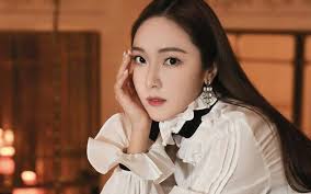 Jessica bị tố nợ nần, bạn trai lên tiếng phản bác | VTV.VN
