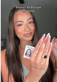 Laura Calia Valk Best Pics