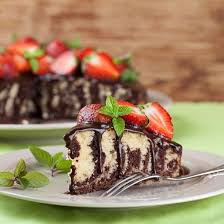 Marbre Glace Au Chocolat Noir Et Fraises Alimentation Glace Au Chocolat Recette Dessert