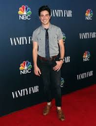 Dunn currently stars in one of the most viewed tv series superstore.he has been appearing as garrett in the series since 2015 along with america ferrera, ben feldman, and lauren ash. 25 Ben Feldman Ideas Ben Feldman Feldman Actors