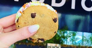 Share in the comments below or get in touch with the author on twitter. Chicago S First Gluten Free Vegan Dessert Bar To Open This Spring