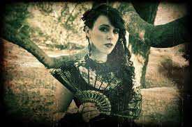 Wildcards On Twitter What Rosaleen Looks Like She S A Dark Irish Beauty With Long Dark Brown Hair Green Eyes And Very Pale Skin She Is A Charming Manipulator But She Has Something