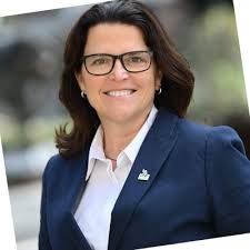 Celebrating my first week as Coordinator of Transfer Services at UGA! I'm  so excited for this opportunity to work with University Academic Advising  Services to support UGA's transfer and dual…