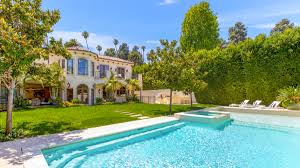 Christophe choo of the christophe choo real estate group at coldwell banker previews international in beverly hills takes you on a quick tour of mapleton. Beverly Hills Mansion Embraces Coronavirus Lifestyle Seeks 19 Million Daily News