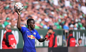 Şampiyonlar ligi ön elemesindeki psv mücadelesine kısa bir süre kala sol bek ve orta sahada arayışlarını sürdüren galatasaray 'da gündem. Psv Eindhoven Und Galatasaray Umwerben Leipzig Star