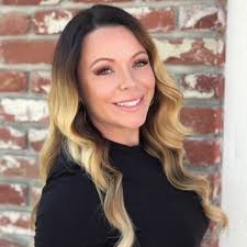 Nicole Martinelli's Instagram, Twitter & Facebook