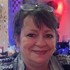 Kara Clark's Instagram, Twitter & Facebook