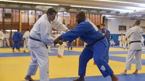 We learn about his roots in guadeloupe, his training, his family and friends. En Route Vers Paris 2024 Le Role Ingrat Du Partenaire D Entrainement Ou Sparring Partner