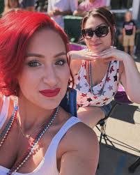 Lacey Moen's Instagram, Twitter & Facebook