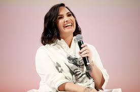 Demi lovato tells ellen that short hair makes her feel 'free,' recalls thrilling skydiving second date. Demi Lovato Shows Off New Pink Hair Billboard