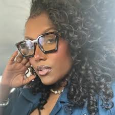 Thayer Davis (@thayer_davis)