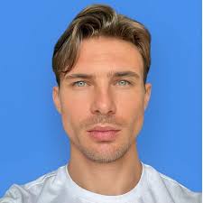 Noah Lyles is the most unlikable American athlete. I respect the ego  because he's earned the right to talk his talk, but being an egotistical  hater is downright sad.