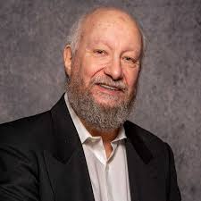 Leighton Clark's Instagram, Twitter & Facebook