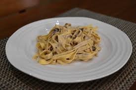 Cook chorizo in oil 4 to 6 minutes, stirring frequently, until no longer pink. Costco Rana Tagliatelle Seasoned White Chicken Mushroom Sauce Review Costcuisine