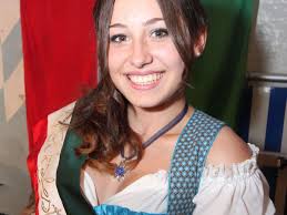 Töging kürt das Volksfestmadl 2014 Lina Moor für das Volksfest im Festzelt