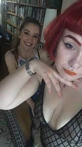 Elizabeth Cathcart on X: saggy boobs still look good tho :):)  t.coRga1BUdPTy  X