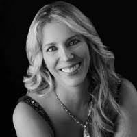 Lori Stroh's Instagram, Twitter & Facebook