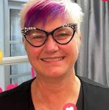 Hello, I'm Leslie and something to know about me is I'm 52 years young.