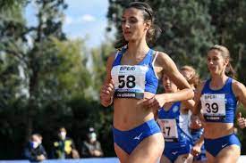 L'atletica italiana aggiunge il nome di nadia battocletti all'elenco degli azzurri in predicato di volare alle olimpiadi di tokyo: Nadia Battocletti Cavalcata Solitaria Di 5000 Metri Per Due Titoli E Un Gran Personale Sprintnews It