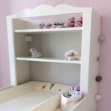 Table A Langer Hensvik Ikea Pochons Et Guirlande Nuage Nina Deco Chambre Bebe Chambre Bebe Table A Langer
