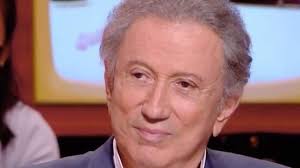 He has been on screen for so long and so permanently (in various shows and on different networks, both public and private), that he once said that some. Michel Drucker In His Bed In The Hospital This Very Clumsy Remark From A Nurse Is Shocking Archyworldys