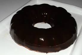 Glacage Miroir Au Chocolat Noir Ca Ne Sent Pas Un Peu Le Brule La Glacage Miroir Chocolat Miroir Chocolat Glacage Miroir