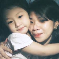 Survey lang: Kung may pagkakataon, sino sa kanila ang gusto mong balikan?  🤔 (Sa mga nagdaang Linya-Linya shirts ha, hindi sa nakaraan mo! 😆) Visit  the Linya-Linya Stores now, purchase a product,