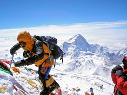 Reinhold messner is often called the greatest living mountaineer. Vor 40 Jahren Bestiegen Reinhold Messner Und Peter Habeler Ohne Kunstlichen Sauerstoff Den Mount Everest Nzz