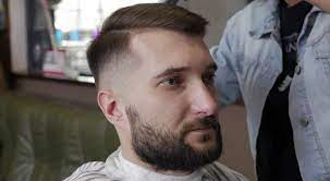 So schädlich kann ein fester dutt für… Mit Diesen 4 Frisuren Konnen Manner Geheimratsecken Verstecken