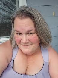 For those of you who were eagerly awaiting the "chop", I went through with  it yesterday! The best part? I didn't need to put my hair up for my run  this morning.