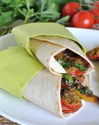 Arrotolare la piadina e farcire anche le altre piadine. Piadina Con Verdure Gratinate Acciughe E Fiordilatte Stagioni Nel Piatto