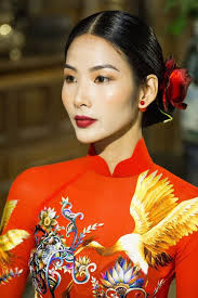 Có 5 bài thi được vote điên đảo, NTK 2k3 chắc suất làm National Costume cho  Hoàng Thùy?