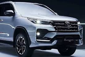 Definiții din dicționarul explicativ român pentru furtunarului: New Toyota Fortuner 2021 Aggressive Front Teased