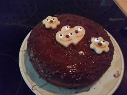 Dazu benötigt man lediglich einen rührteig, den man. Schokoflockchenkuchen Backen Tischdeko Servietten Falten