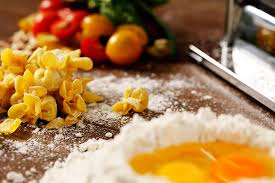 En 25 temas se presentan situaciones cotidianas infantiles reforzadas marcadas con imágenes y entonación los niños aprenden jugando, por ejemplo, con el. Curso De Pasta Italiana Y Cocina Italiana Elgustoesnuestro