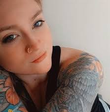 Emily Barbee's Instagram, Twitter & Facebook