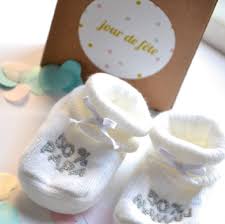 Des chaussons femme confortables et à prix mini, c'est ce que vous cherchez ? Chausson Blanc Bebe 50 Maman 50 Papa Faire Part Magnet