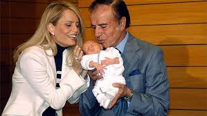 El expresidente carlos menem volverá a casarse con su expareja zulema yoma, luego de haberse divorciado de manera escandalosa en 1991, justo menem es expresidente y senador en ejercicio por lo que, de casarse, sus pensiones pasarían a zulema yoma, más allá que el entorno aclaró que este. Carlos Menem Y Zulema Yoma Se Vuelven A Casar Noticias Cadena 3 Argentina