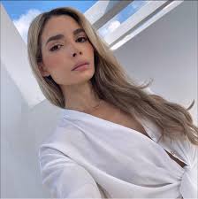 Victoria's Secret added a photo to the album: Get the Look: A Pretty Pink  Valentine's Day