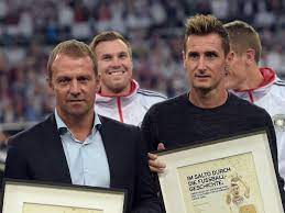 Both have rendered great service to the german record champions over many, many years. Werder Bremen Ex Profi Miroslav Klose Wird Co Coach Beim Fc Bayern News
