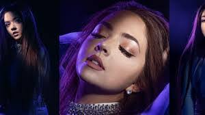 Erin Willmore's Instagram, Twitter & Facebook