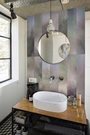 Badezimmer Renovieren Mit Tapete Und Ohne Fliesen Trebes Raumausstattung Und Inneneinrichtung Badezimmer Renovieren Deko Wand Runde Badezimmerspiegel