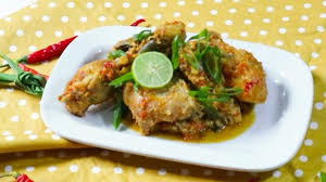 Ayam rica rica merupakan salah satu kuliner khas manado, sulawesi utara. Ayam Rica Rica Khas Manado Bumbunya Meresap Hingga Ke Daging Ini Resepnya